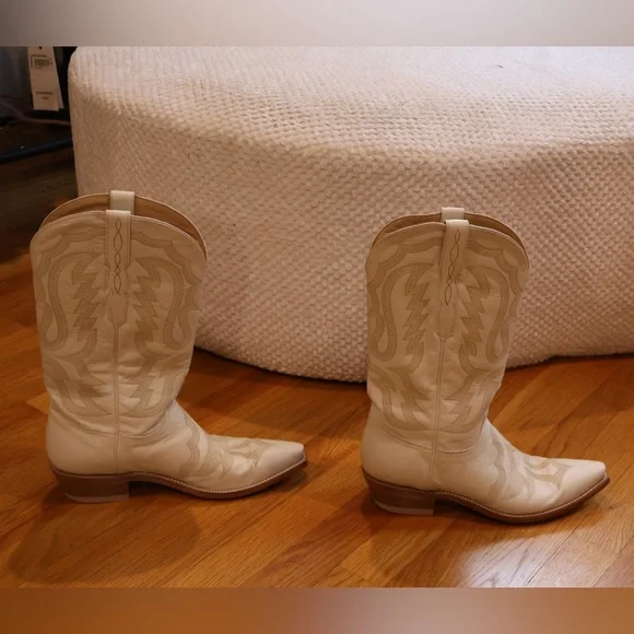Lucchese Cream Heeled Western Boots - Picture 2 of 9